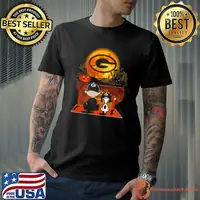 Snoopy And Charlie Brown Green Bay Packers Sitting Under Moon Halloween 2023 shirt